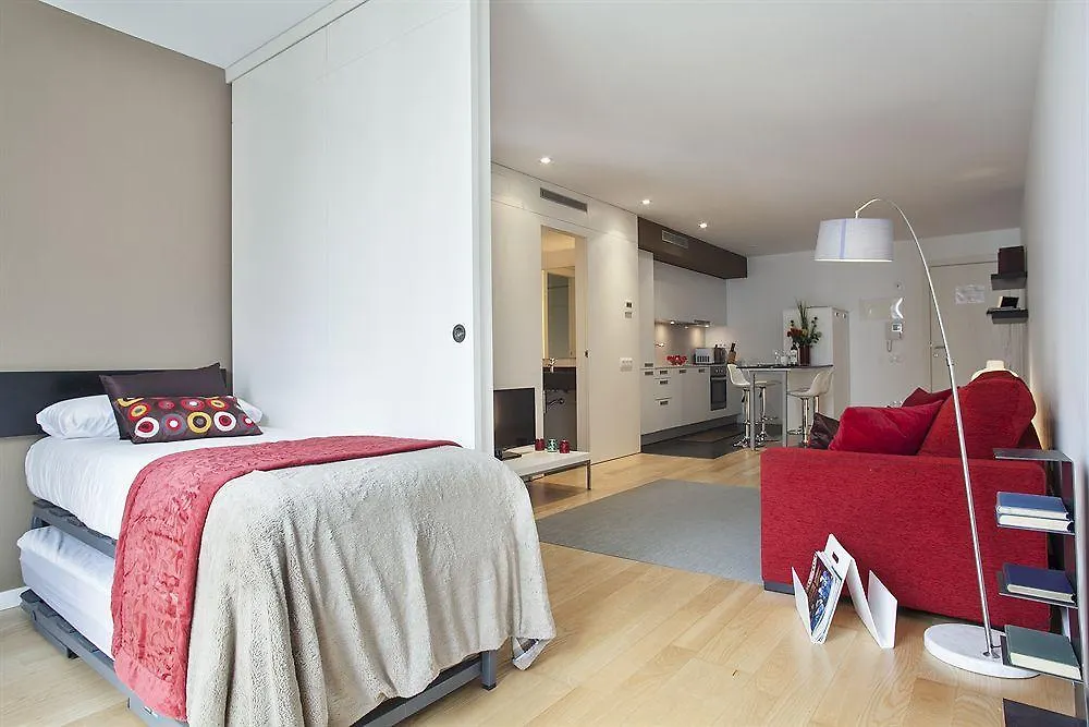 Mistral City Pool Apartments Barselona İspanya