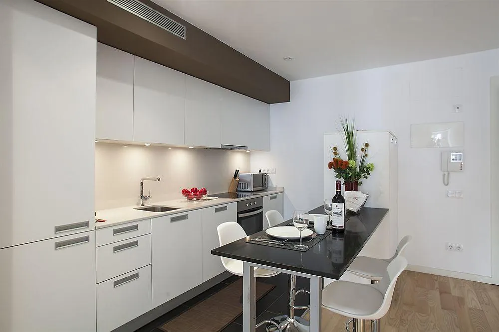 Mistral City Pool Apartments Barselona
