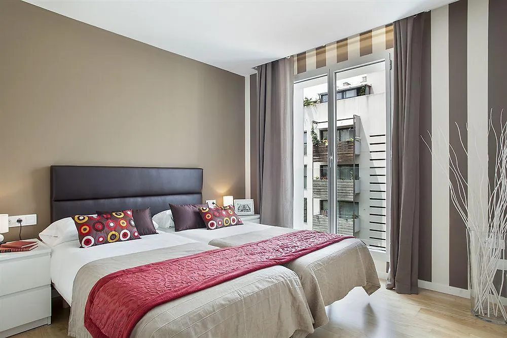 Mistral City Pool Apartments Barselona İspanya